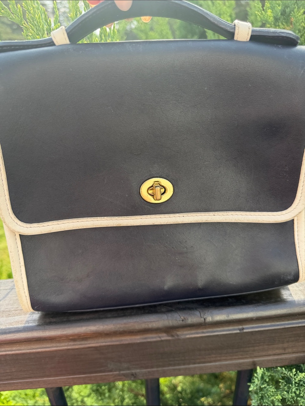 Y2K Vintage Coach Classic Black and Cream  Leather Crossbody purse M1P 6870 - Picture 2 of 14